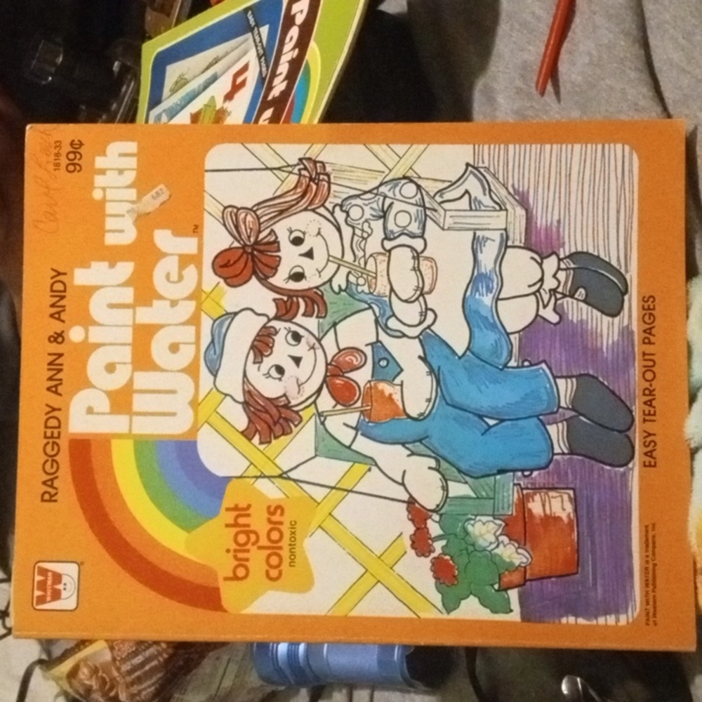 1982 Raggedy Ann & Andy paint with water